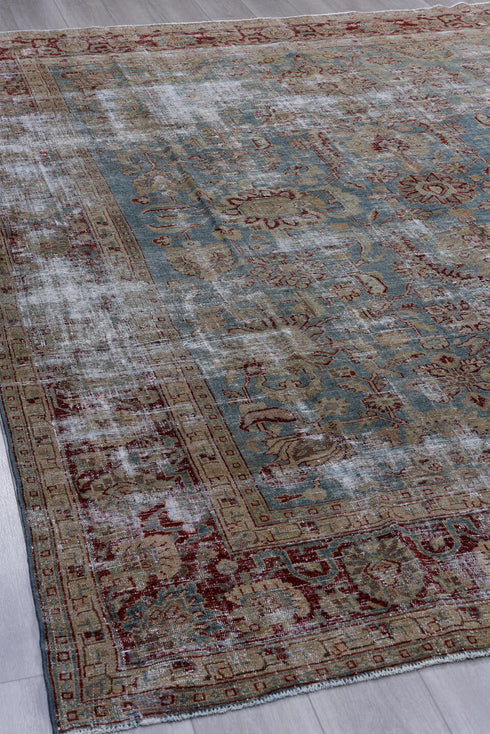 Antique Lilian Area Rug (8' x 10')